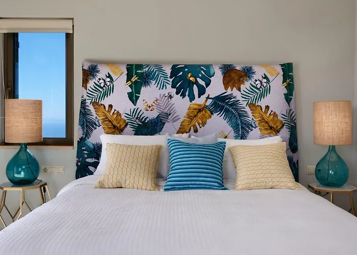 Artblue Villa *