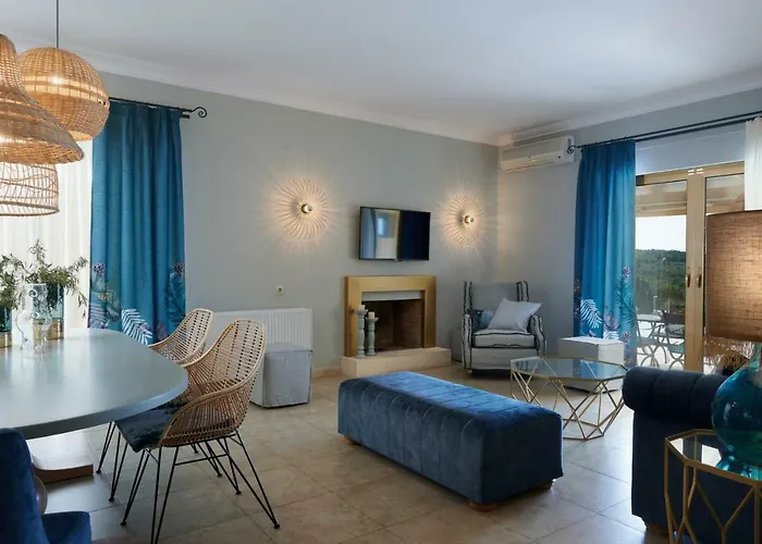 Artblue Villa *