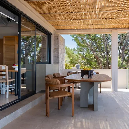 Artblue Villa Tsoukaladhes