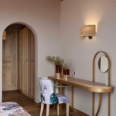 فيلة Artblue Tsoukaládhes